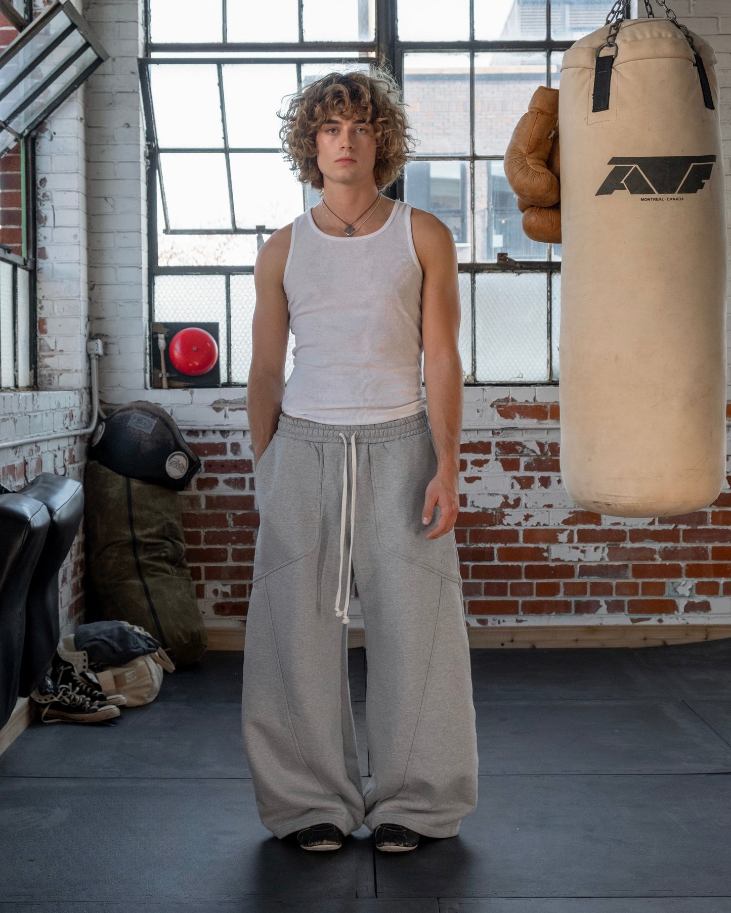 WIDE-LEG SWEATPANTS